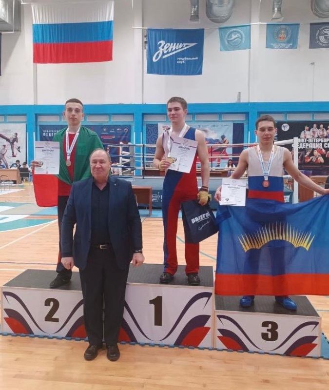 Воспитанник детско-юношеской спортивной школы №1 Мелитополя Александр Степаненко завоевал серебро на Первенстве России по боевому искусству «сават»