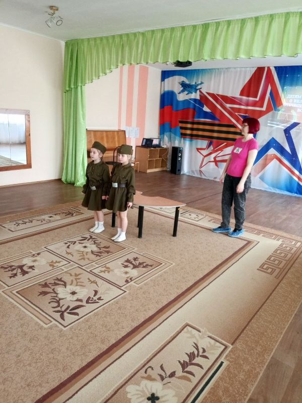       /ѹ49   .           