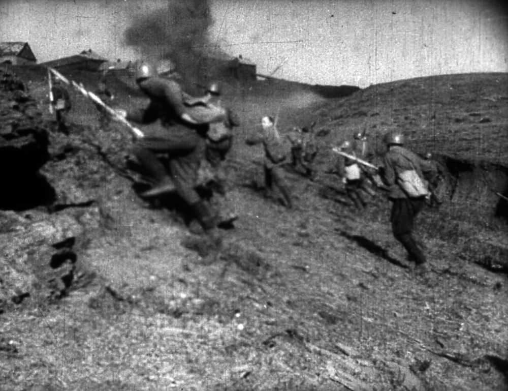#100. 3       1942 :            ,   370    