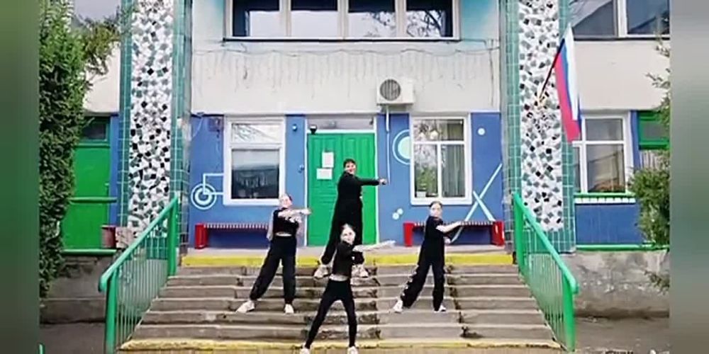 Творческие, талантливые, танцевальные коллективы: шоу группа эстрадного танца "В ритме" Дворец культуры железнодорожников; "Образцовый художественный коллектив, студия современного танца "Карамель" Областной центр искусств...