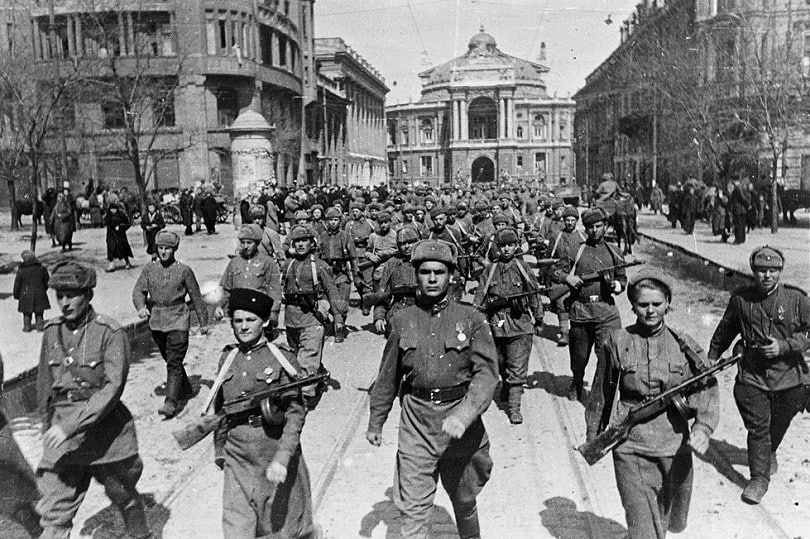 #100. 9       1942 :  -        ,   -   