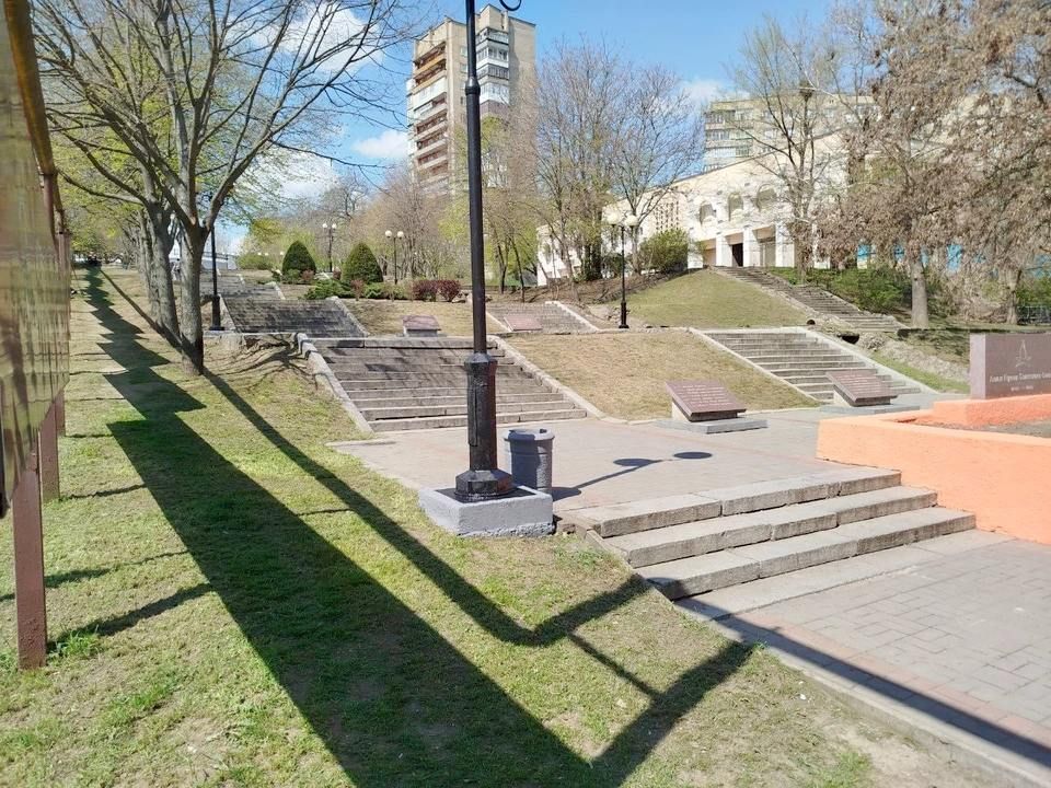 В Мелитополе благоустраивают Аллею Славы