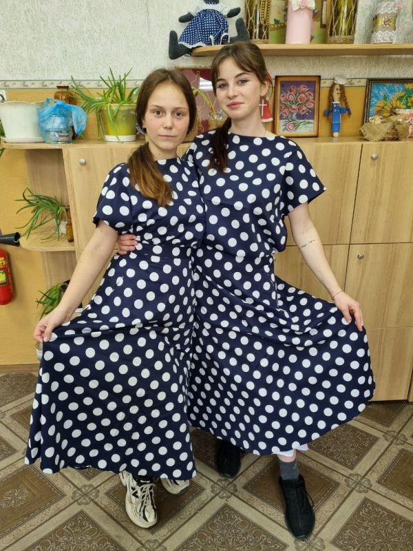 Помощь колледжам. При поддержке Министерства образования и науки Запорожской области, директор ИП Голосов Андрей Сергеевич из Мытищ и директор ООО &quot;Дом моды Виктории Андреяновой&quot; Виктория Владимировна Андреянова...