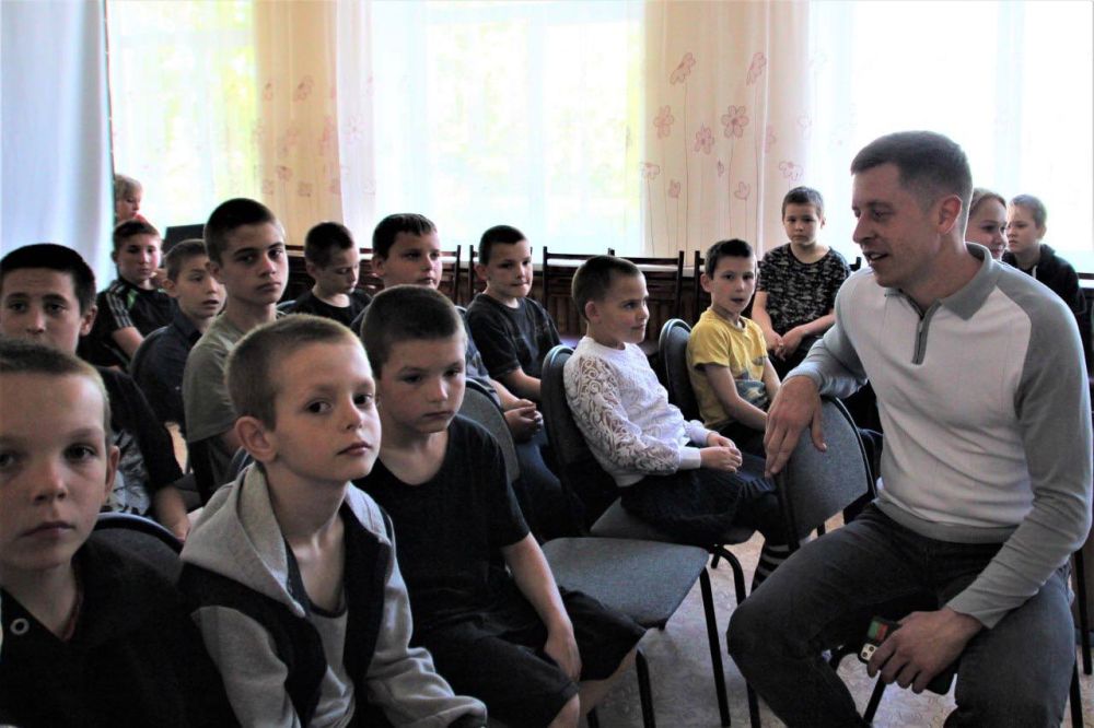 Дирекция имущества передала подарки Мелитопольскому центру реабилитации детей