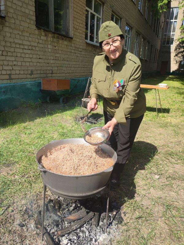 В ГБУ ОО ЗО &quot;СОШ №20 им.полковника полиции А.С.Мищенко&quot; г. Мелитополь прошел месяц патриотического воспитания, приуроченного к 80-летию Великой Победы