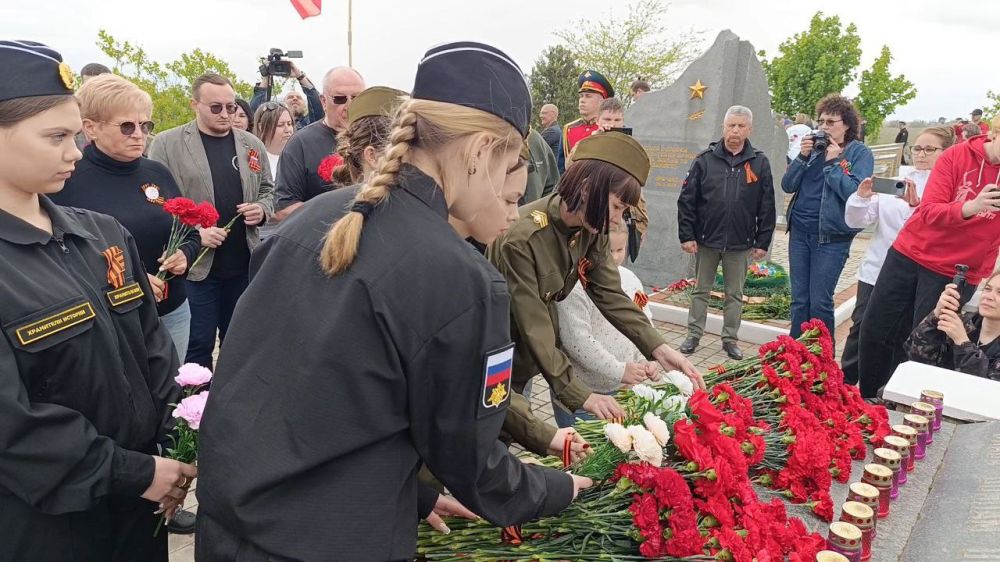 8 мая состоялась торжественная церемония захоронения останков солдат, погибших при освобождении Запорожского края от немецко- фашистских захватчиков в селе Мордвиновка на Линии &quot;ВОТАН&quot;