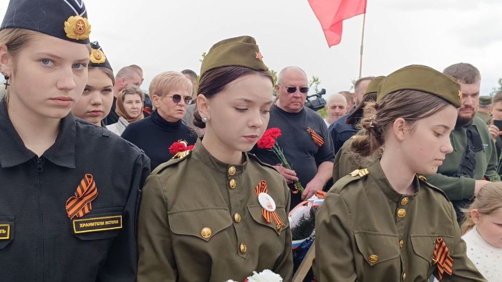 8 мая состоялась торжественная церемония захоронения останков солдат, погибших при освобождении Запорожского края от немецко- фашистских захватчиков в селе Мордвиновка на Линии &quot;ВОТАН&quot;