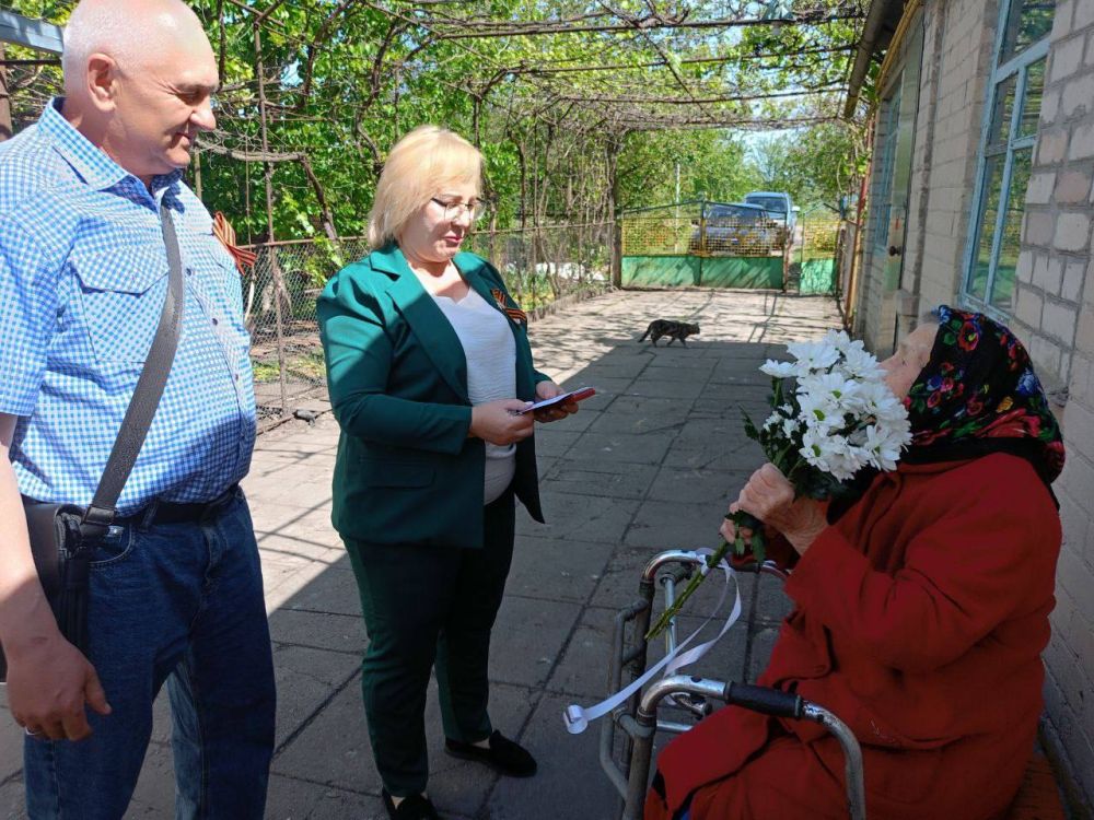 Поздравление ветеранов с 80-летием Великой Победы