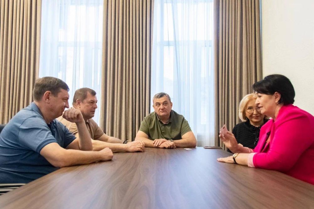 Галина Данильченко: Сегодня с председателем Рязанской городской Думы III созыва Татьяной Николаевной Панфиловой и главой администрации города Рязань Виталием Евгеньевичем Артёмовым работаем в Мелитополе Запорожской области