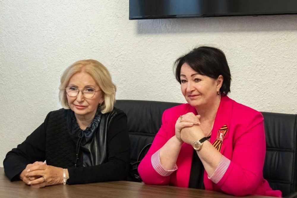 Галина Данильченко: Сегодня с председателем Рязанской городской Думы III созыва Татьяной Николаевной Панфиловой и главой администрации города Рязань Виталием Евгеньевичем Артёмовым работаем в Мелитополе Запорожской области