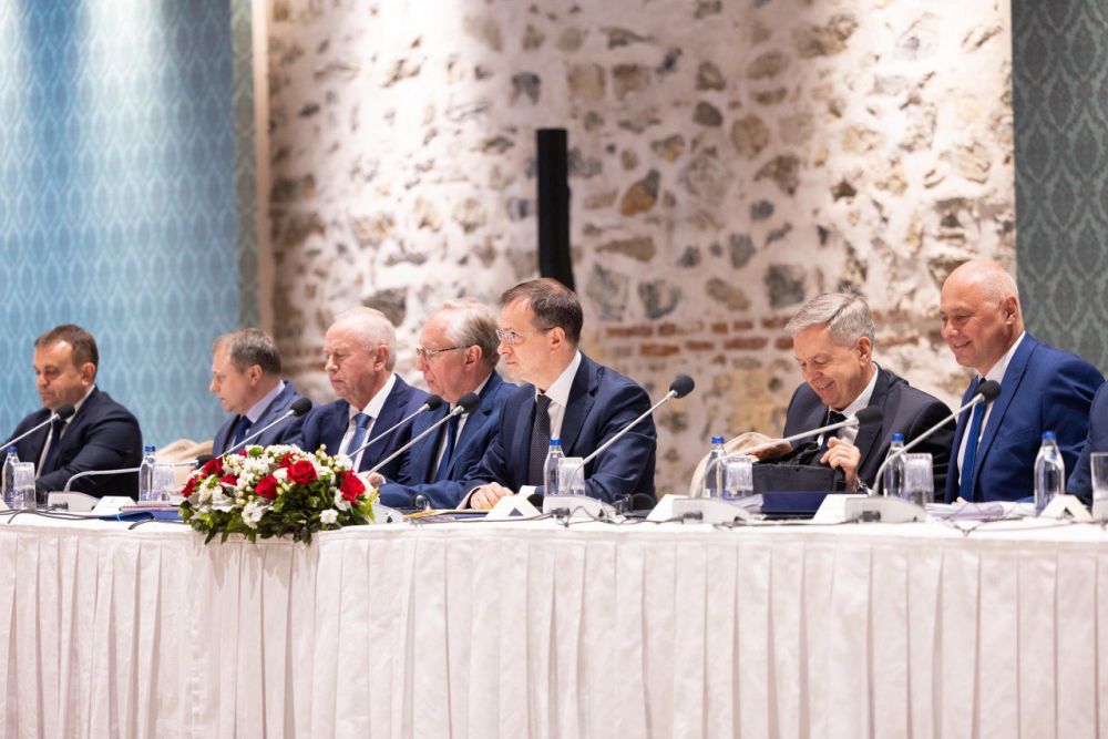 Появились крупные планы делегаций России и Украины на переговорах в Стамбуле