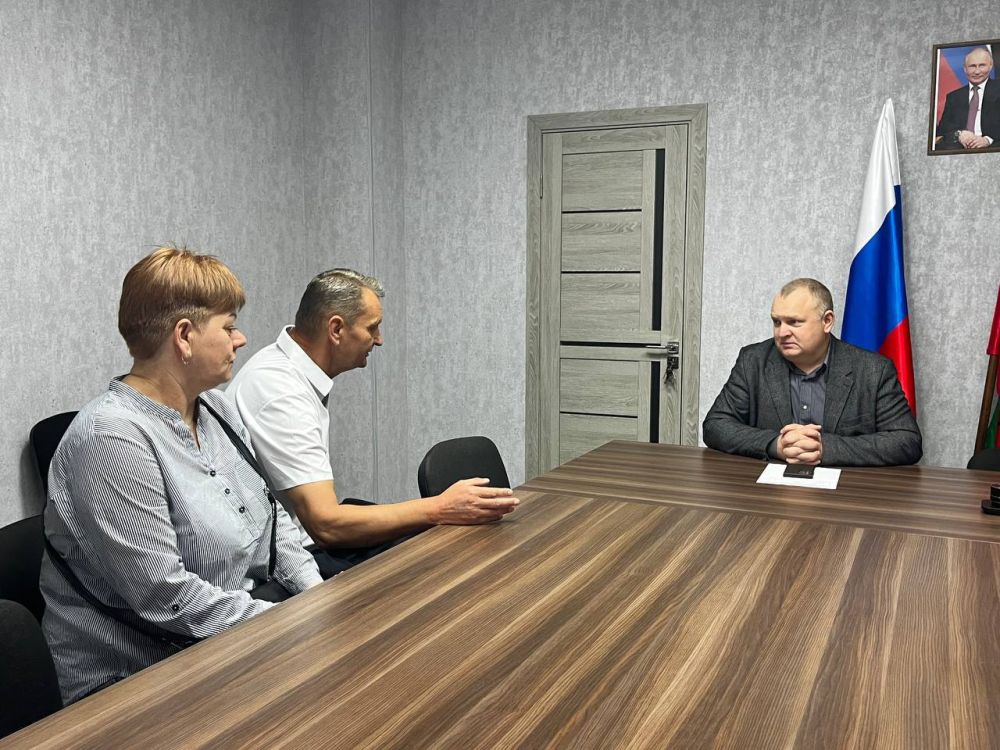 Личный приём граждан. Глава Мелитопольского муниципального округа провёл личный приём граждан, жители смогли озвучить свои волнующие вопросы и предложения