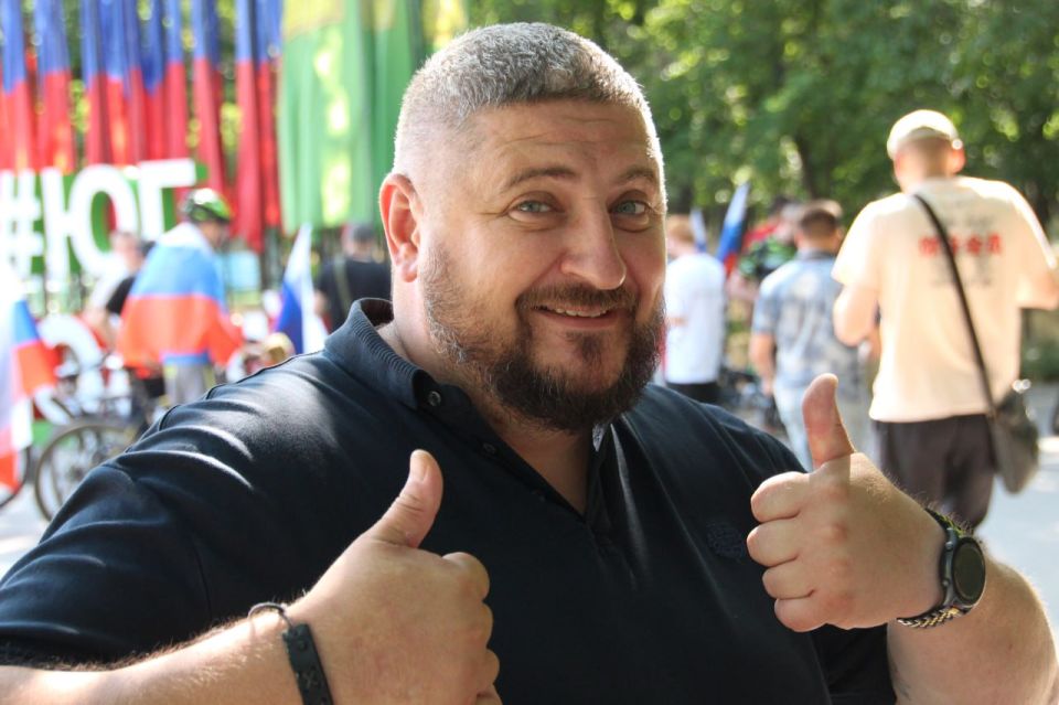 Несём вам ещё немного фотографий с велопробега в Мелитополе, посвященного Дню России