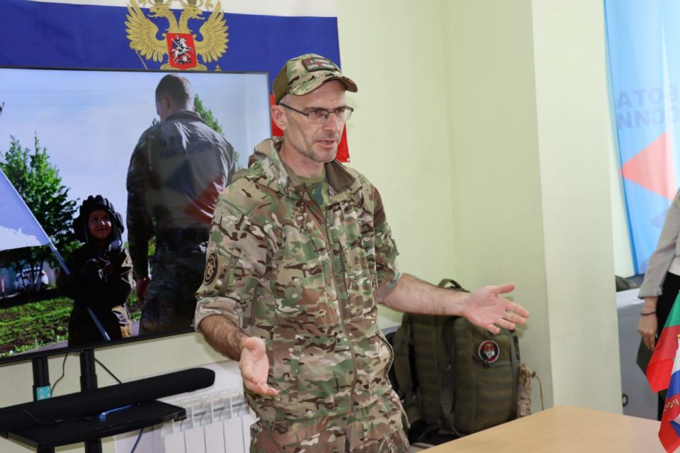 Женский клуб «Жемчуг ПриаZовья» вновь стал центром внимания, объединив участниц при поддержке партии «Единая Россия» партийного проекта «Женское движение Единой России» Женский клуб «Жемчуг ПриаZовья» вновь стал центром внимания, объединив участниц при поддержке партии «Единая Россия» партийного проекта «Женское движение Единой России»