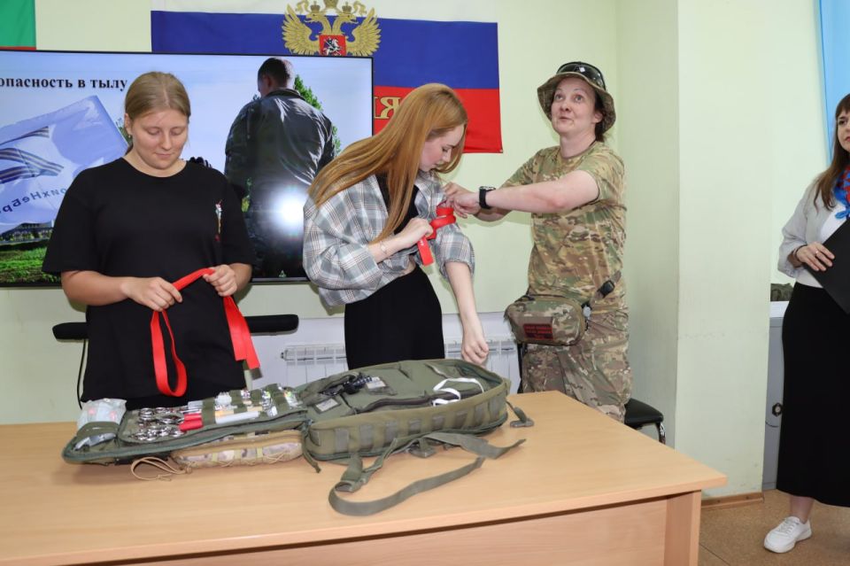 Женский клуб «Жемчуг ПриаZовья» вновь стал центром внимания, объединив участниц при поддержке партии «Единая Россия» партийного проекта «Женское движение Единой России» Женский клуб «Жемчуг ПриаZовья» вновь стал центром внимания, объединив участниц при поддержке партии «Единая Россия» партийного проекта «Женское движение Единой России»