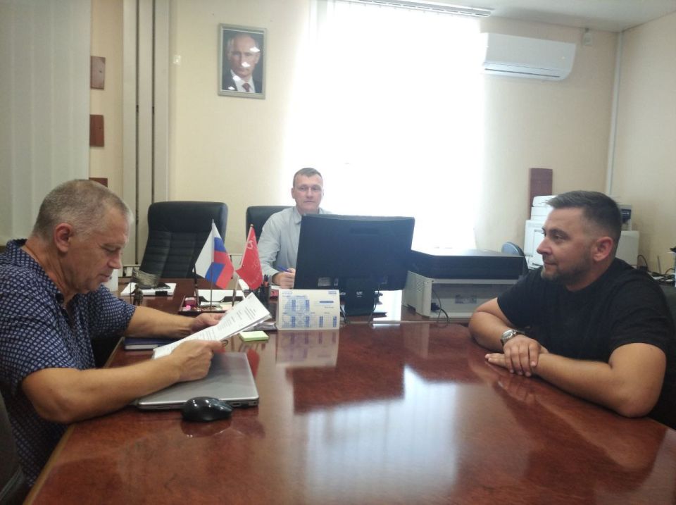 16 июня 2025 года председатель комиссии по вопросам ЖКХ, депутат Энергодарского городского совета от ЛДПР Иван Григоращенко провёл рабочее заседание профильной комиссии 16 июня 2025 года председатель комиссии по вопросам ЖКХ, депутат Энергодарского городского совета от ЛДПР Иван Григоращенко провёл рабочее заседание профильной комиссии