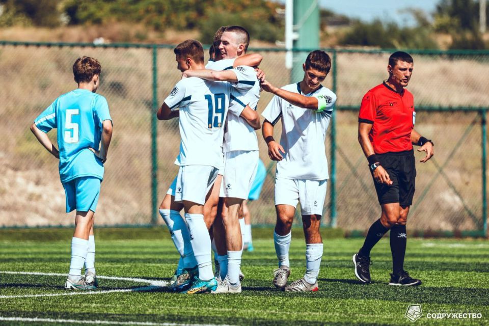 С Всемирным днём детского футбола! С Всемирным днём детского футбола!