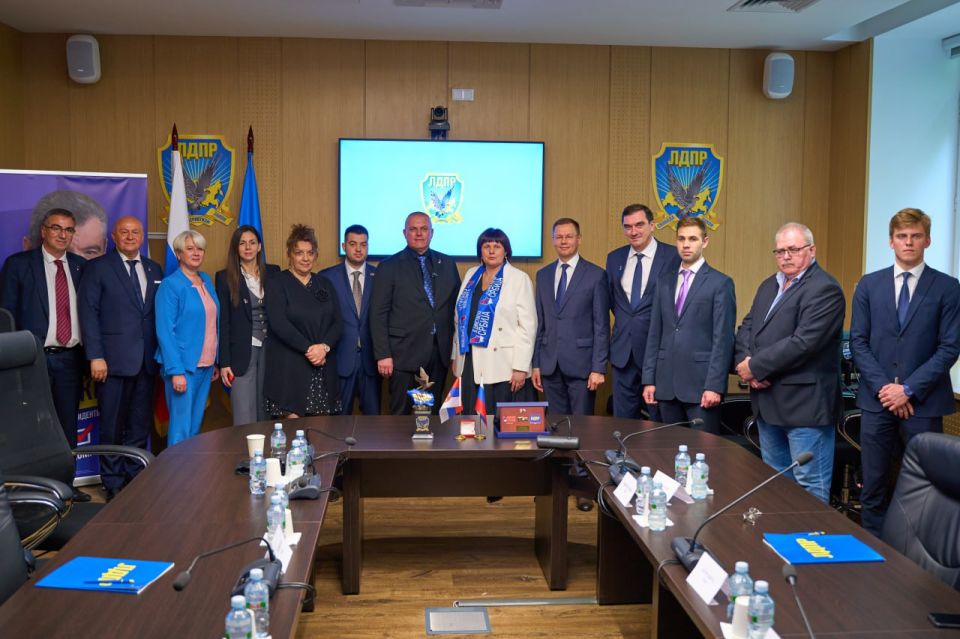 ЛДПР и партия «Единая Сербия» подписали Соглашение о сотрудничестве ЛДПР и партия «Единая Сербия» подписали Соглашение о сотрудничестве