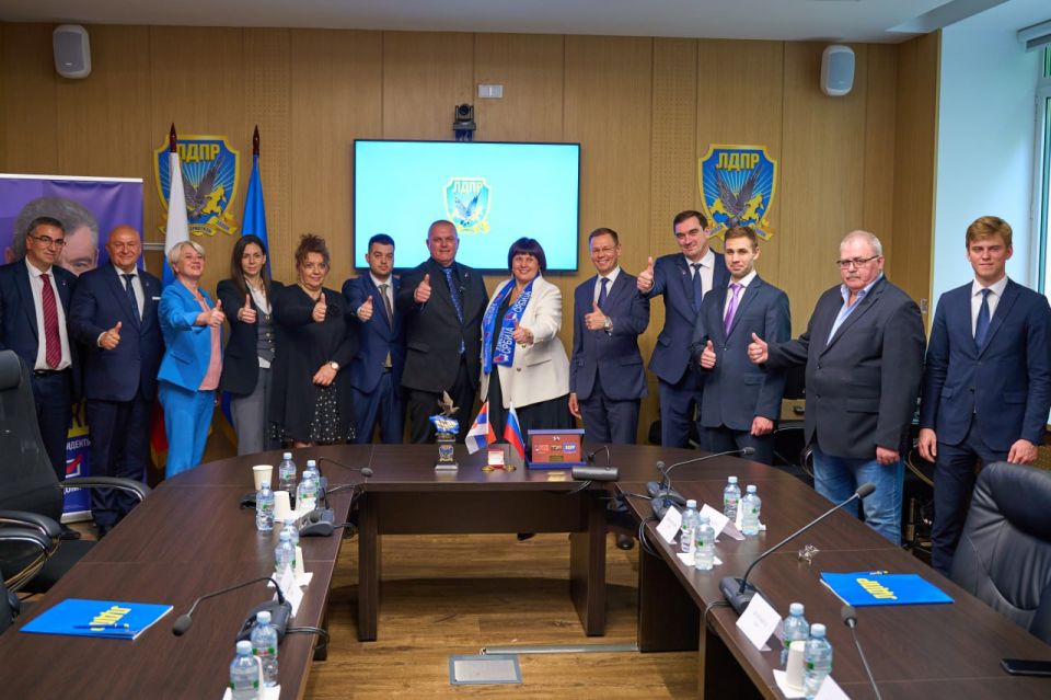 ЛДПР и партия «Единая Сербия» подписали Соглашение о сотрудничестве ЛДПР и партия «Единая Сербия» подписали Соглашение о сотрудничестве