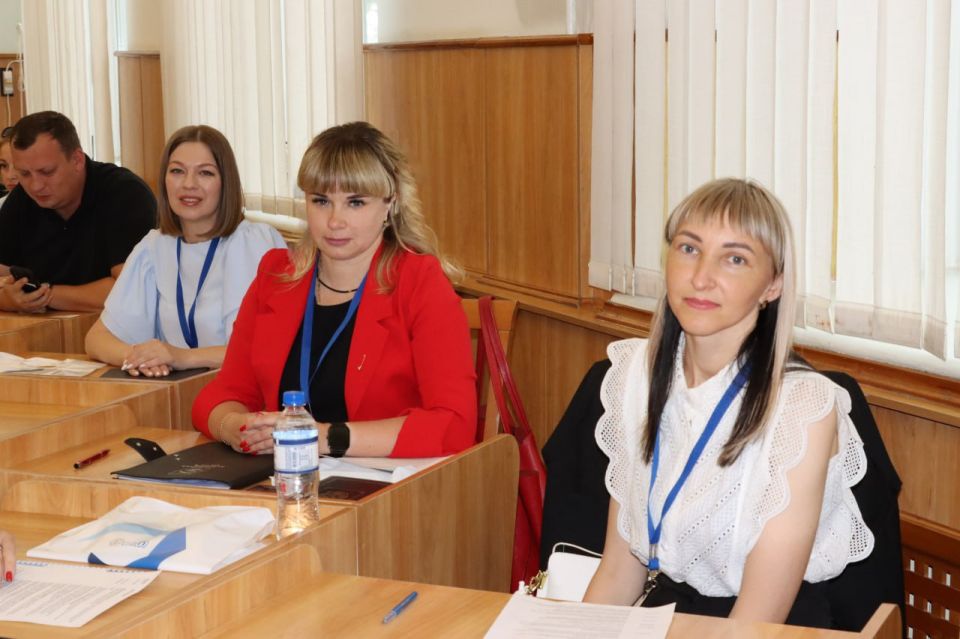Представители службы занятости населения Запорожской области приняли активное участие в выездной сессии «ДПО как инструмент подготовки кадров для современного рынка труда», прошедшей на площадке Мелитопольского...