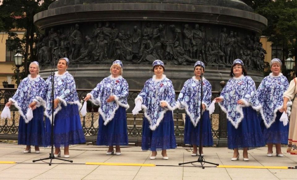 Народный хор «Черешни» Мелитопольского Дворца культуры железнодорожников выступил в Великом Новгороде