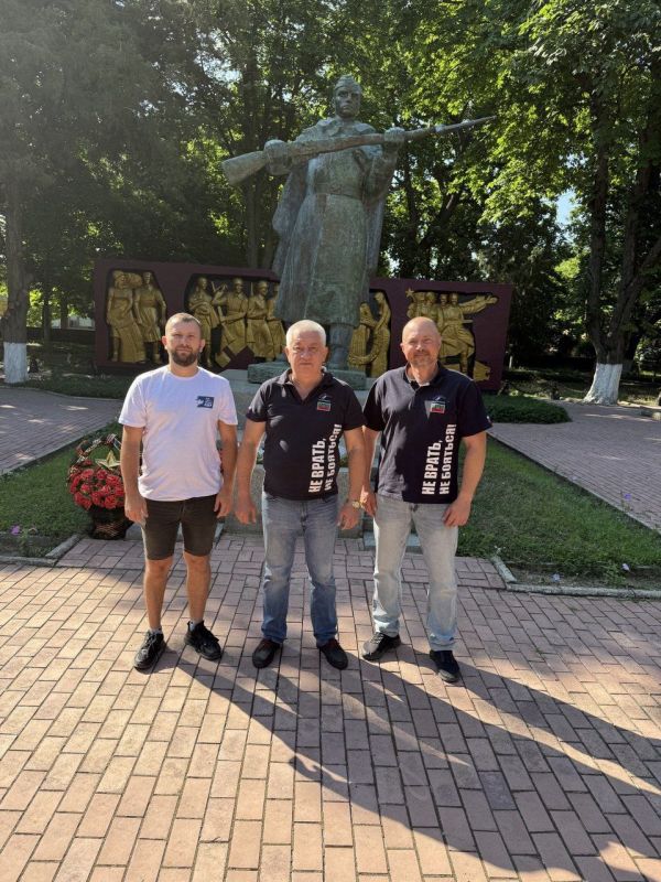 22 июня – День памяти и скорби: ЛДПР почтила подвиг героев Великой Отечественной войны 22 июня – День памяти и скорби: ЛДПР почтила подвиг героев Великой Отечественной войны