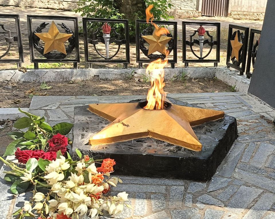 � ������ � �������� ������ ������� ������������� ����� � �. ��������� ��������� ����� � ������� ����