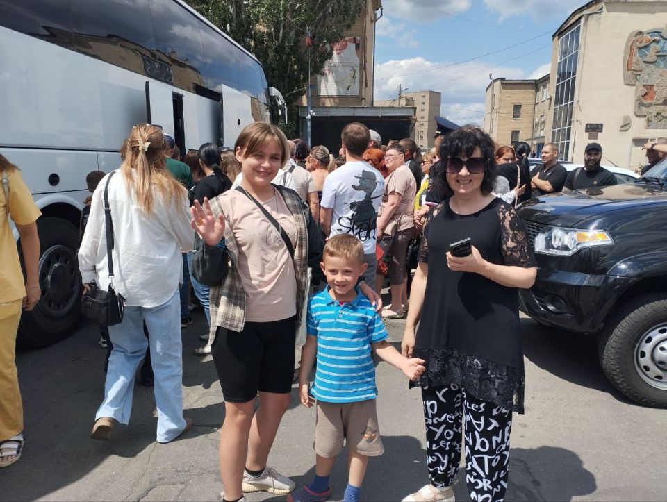 18 детей участников СВО вернулись в Мелитополь из оздоровительного лагеря «Юность»