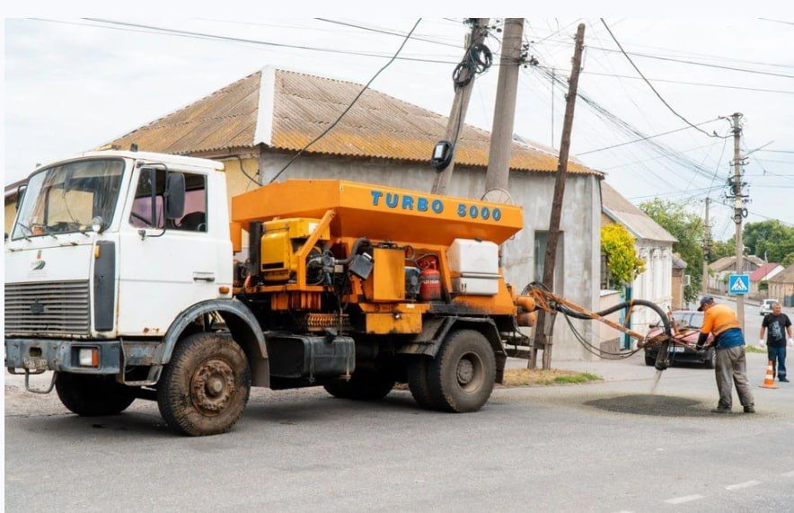 Городская администрация: Ямочный ремонт делают на ряде улиц Мелитополя