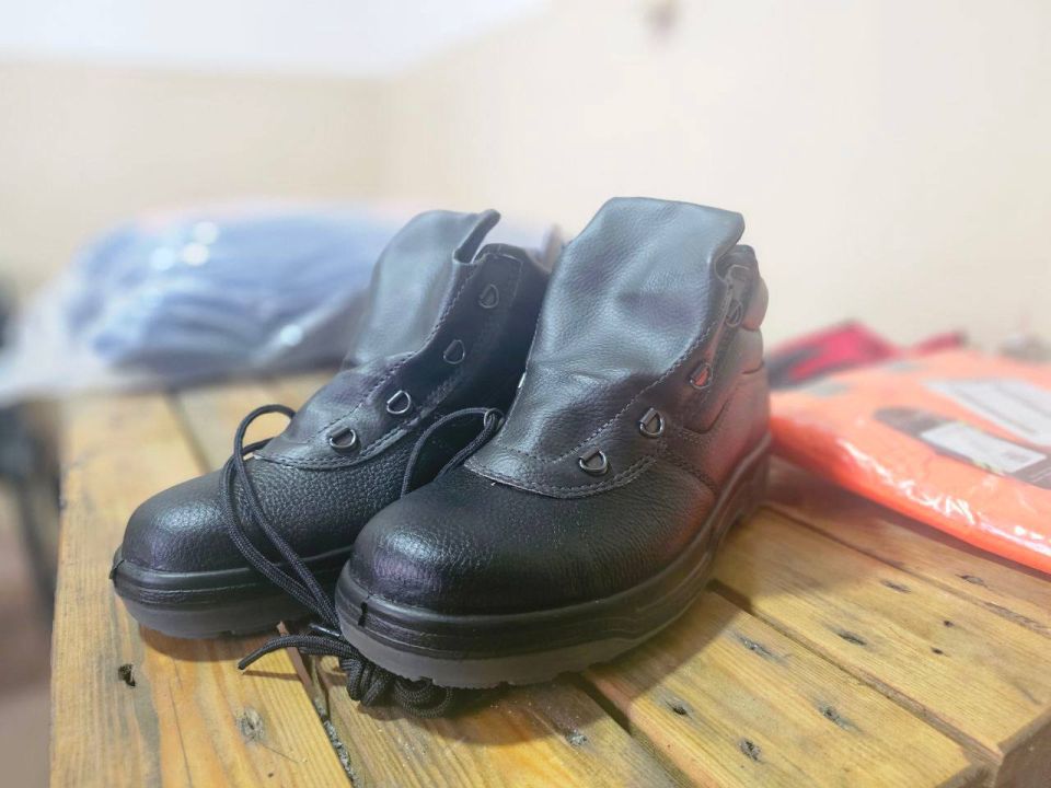 Поступила спецодежда для экипажей мусоровозов Поступила спецодежда для экипажей мусоровозов