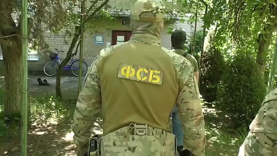 Сотрудники ФСБ России задержали работника системы здравоохранения в Запорожской области, который собирал персональные данные пациентов для передачи спецслужбам Украины