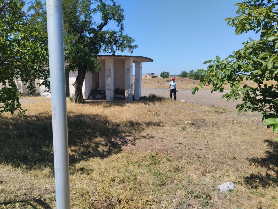 На территории Фруктовского территориального округа работники МУП «Жилсервис» проводят благоустройство в сёлах Долинское и Удачное На территории Фруктовского территориального округа работники МУП «Жилсервис» проводят благоустройство в сёлах Долинское и Удачное