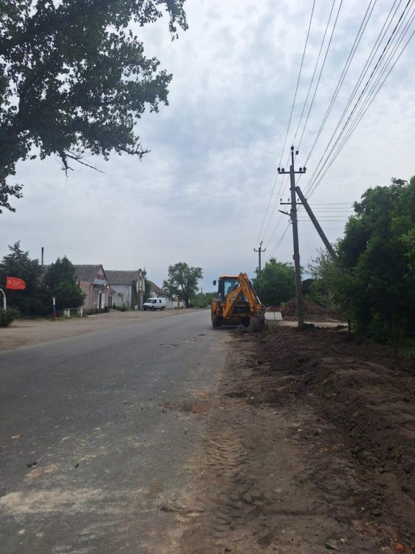 В Светлодолинском шефы меняют водопровод В Светлодолинском шефы меняют водопровод