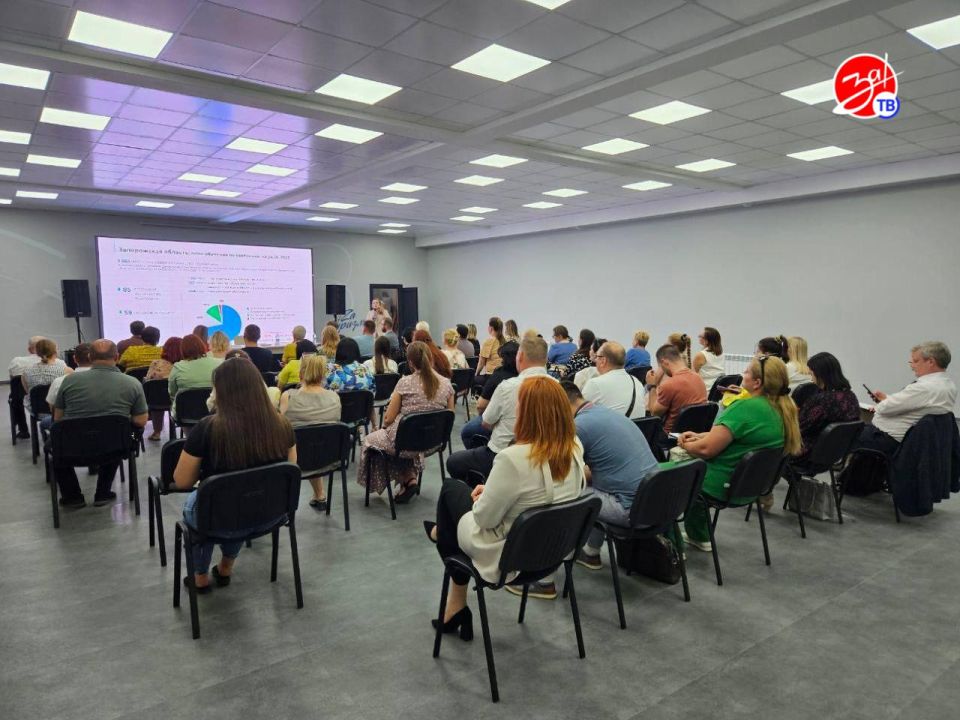 В Мелитополе состоялась рабочая встреча по вопросам повышения квалификации госслужащих В Мелитополе состоялась рабочая встреча по вопросам повышения квалификации госслужащих