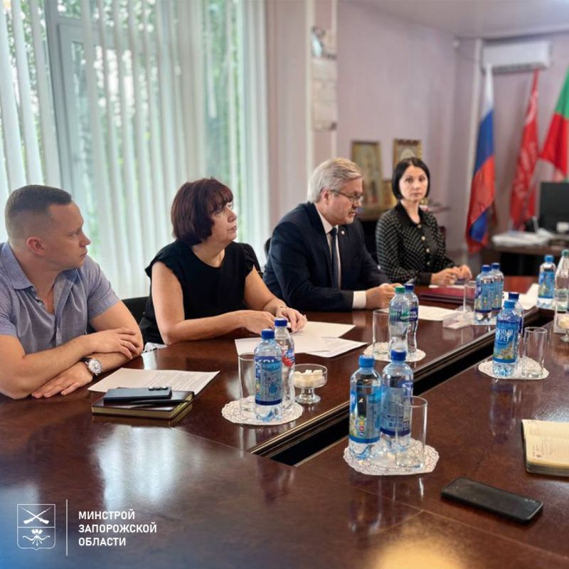 В Запорожской области, в городе Мелитополь, состоялось торжественное подписание соглашения между Министерством строительства, архитектуры и жилищно-коммунального хозяйства Запорожской области и Федеральным государственным... В Запорожской области, в городе Мелитополь, состоялось торжественное подписание соглашения между Министерством строительства, архитектуры и жилищно-коммунального хозяйства Запорожской области и Федеральным государственным...