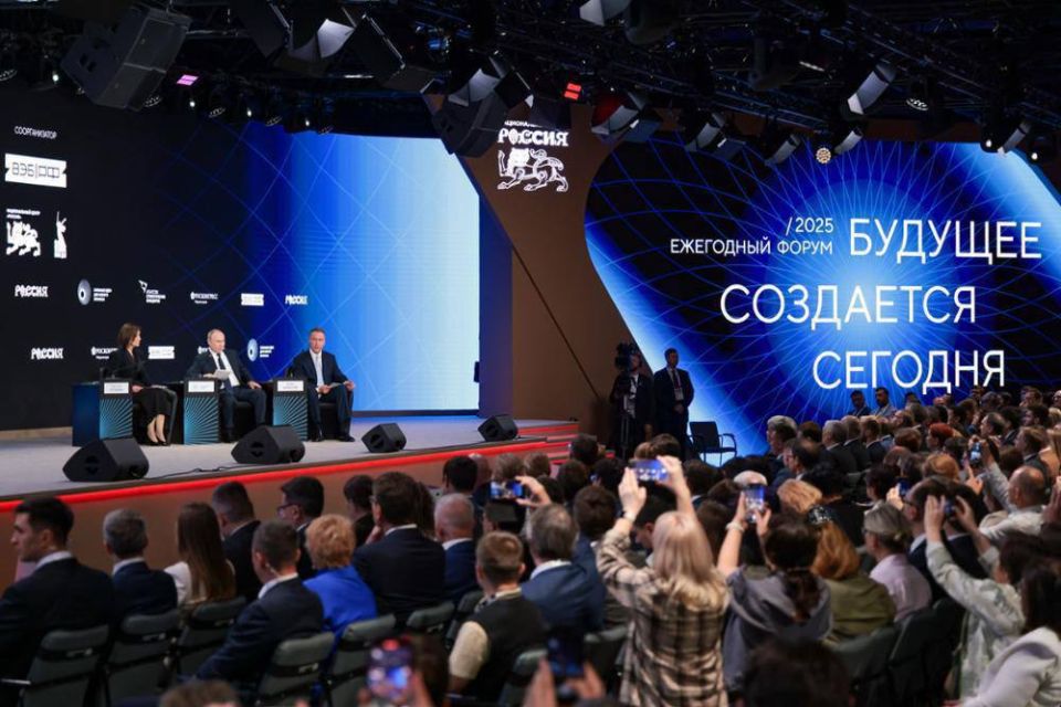 Евгений Балицкий: Проект Запорожской области по созданию общероссийской сети защитных лесных полос разных уровней представлен Владимиру Владимировичу Путину в рамках форума Агентства стратегических инициатив «Сильные идеи... Евгений Балицкий: Проект Запорожской области по созданию общероссийской сети защитных лесных полос разных уровней представлен Владимиру Владимировичу Путину в рамках форума Агентства стратегических инициатив «Сильные идеи...