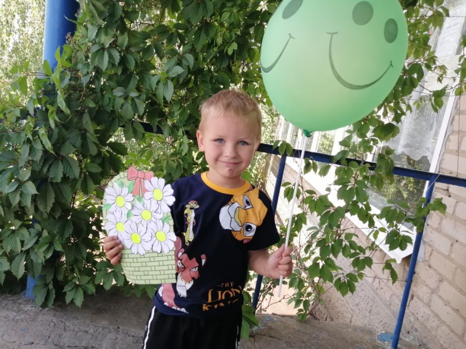 В Долинском клубе досуга прошёл мастер-класс «Корзина с ромашками» ко Дню семьи В Долинском клубе досуга прошёл мастер-класс «Корзина с ромашками» ко Дню семьи