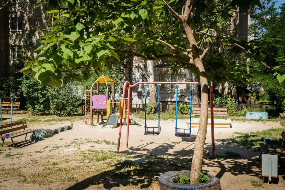 Сергей Золотарёв проверил состояние детских площадок в Мелитополе Сергей Золотарёв проверил состояние детских площадок в Мелитополе