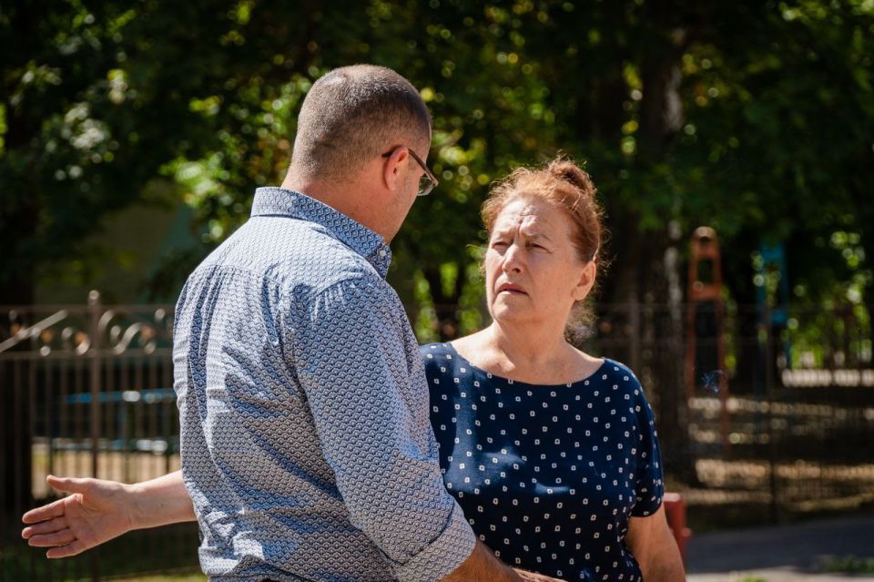 Сергей Золотарёв проверил состояние детских площадок в Мелитополе Сергей Золотарёв проверил состояние детских площадок в Мелитополе