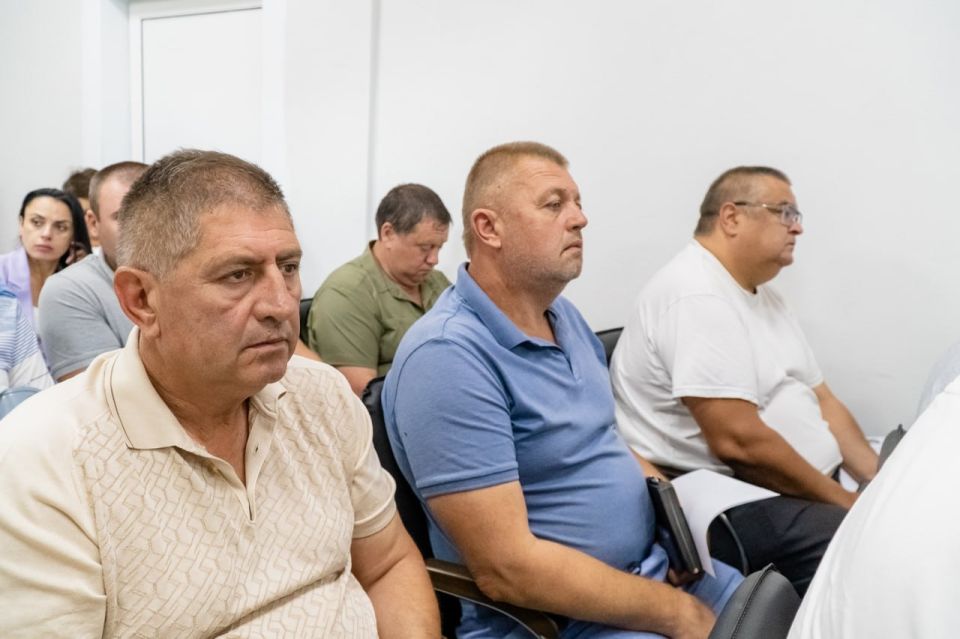 Сергей Золотарёв: Провёл рабочее совещание с руководителями подведомственных предприятий и территориальных отделов Сергей Золотарёв: Провёл рабочее совещание с руководителями подведомственных предприятий и территориальных отделов