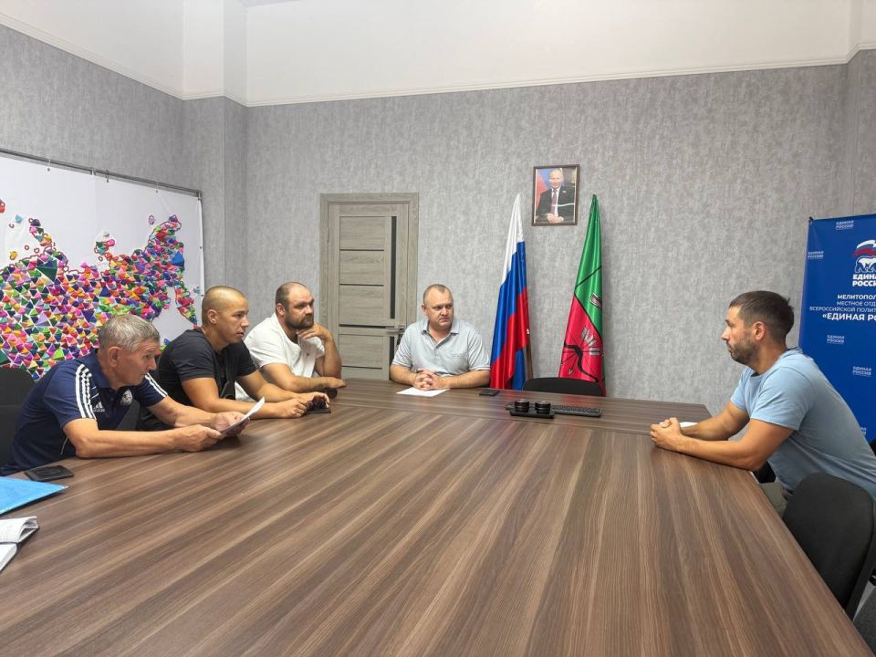 Личный приём граждан. Глава Мелитопольского муниципального округа Чувашов Дмитрий Сергеевич провёл приём граждан Личный приём граждан. Глава Мелитопольского муниципального округа Чувашов Дмитрий Сергеевич провёл приём граждан