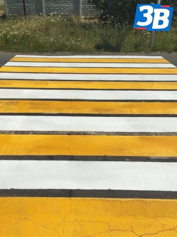 В Мелитополе продолжаются работы по обновлению дорожной разметки В Мелитополе продолжаются работы по обновлению дорожной разметки