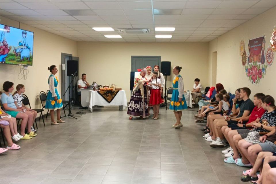 В Мирненском ДК отметили Единый день фольклора В Мирненском ДК отметили Единый день фольклора