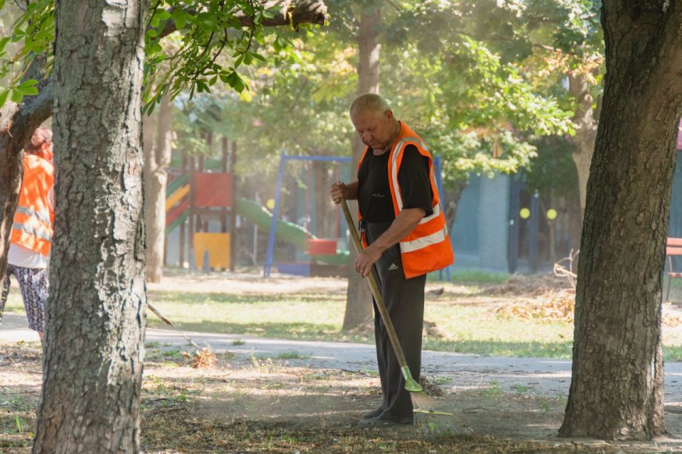 В рамках народной программы в Мелитополе завершили благоустройство сквера на улице Ломоносова В рамках народной программы в Мелитополе завершили благоустройство сквера на улице Ломоносова