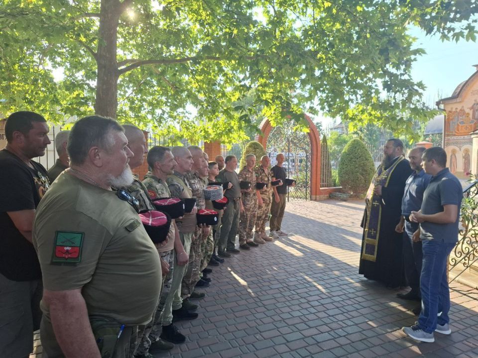 Торжественные проводы в зону СВО казаков-добровольцев состоялись в Мелитополе Торжественные проводы в зону СВО казаков-добровольцев состоялись в Мелитополе