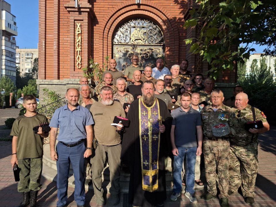 Торжественные проводы в зону СВО казаков-добровольцев состоялись в Мелитополе Торжественные проводы в зону СВО казаков-добровольцев состоялись в Мелитополе