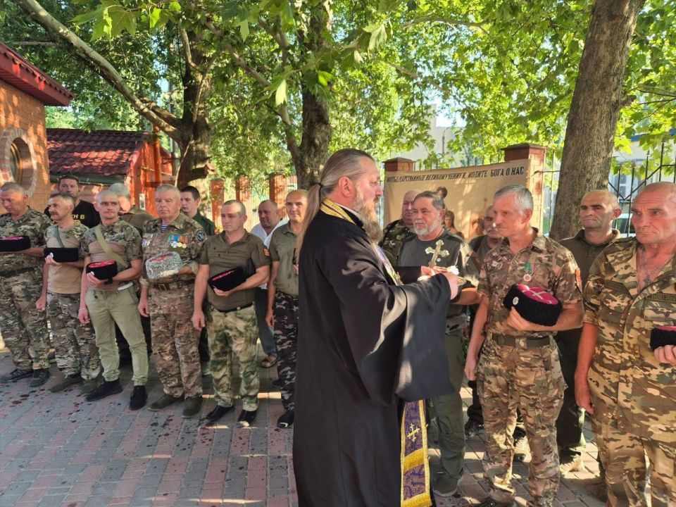 Торжественные проводы в зону СВО казаков-добровольцев состоялись в Мелитополе Торжественные проводы в зону СВО казаков-добровольцев состоялись в Мелитополе