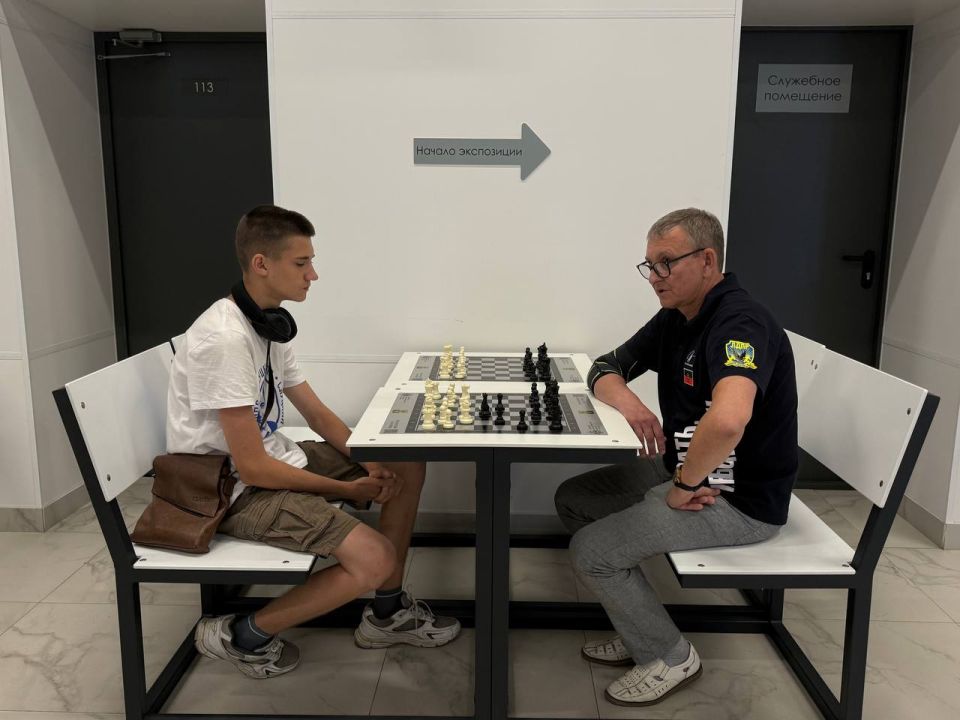 В Мелитополе прошёл шахматный турнир от ЛДПР, приуроченный ко Всемирному дню шахмат! В Мелитополе прошёл шахматный турнир от ЛДПР, приуроченный ко Всемирному дню шахмат!