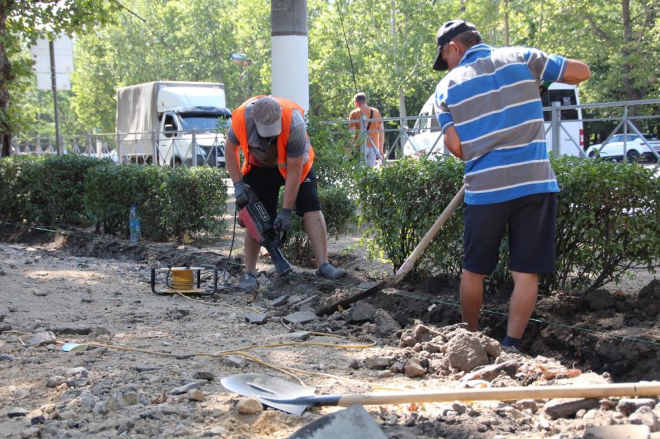 В Мелитополе на улице Кирова заменят тротуарное покрытие В Мелитополе на улице Кирова заменят тротуарное покрытие