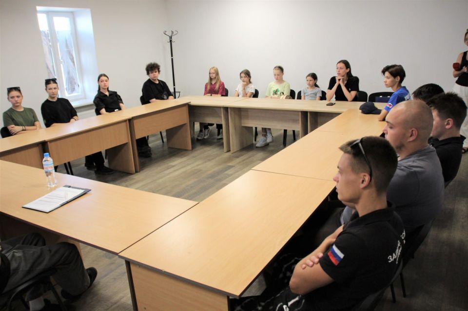 Представитель СК встретился с участниками молодежных организаций в Мелитополе Представитель СК встретился с участниками молодежных организаций в Мелитополе